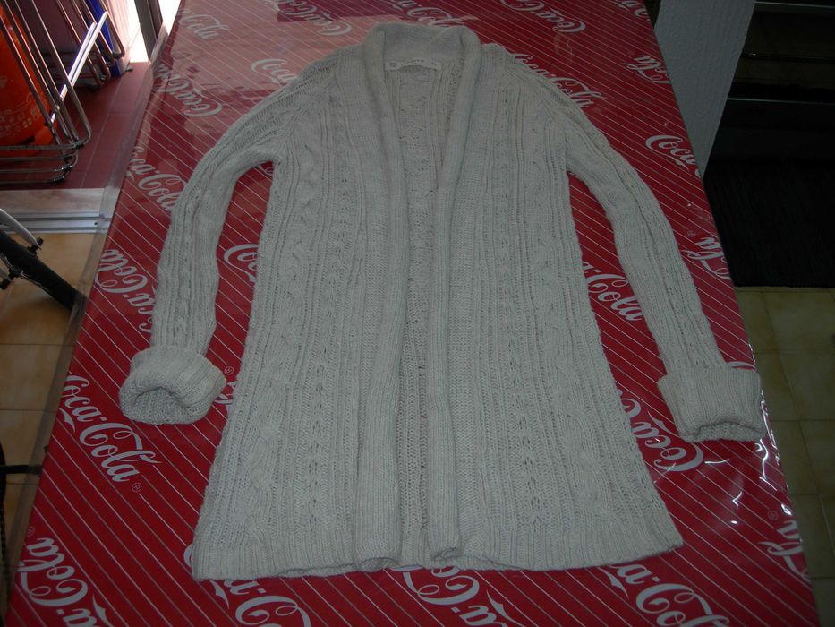 Casaco malha creme Zara.