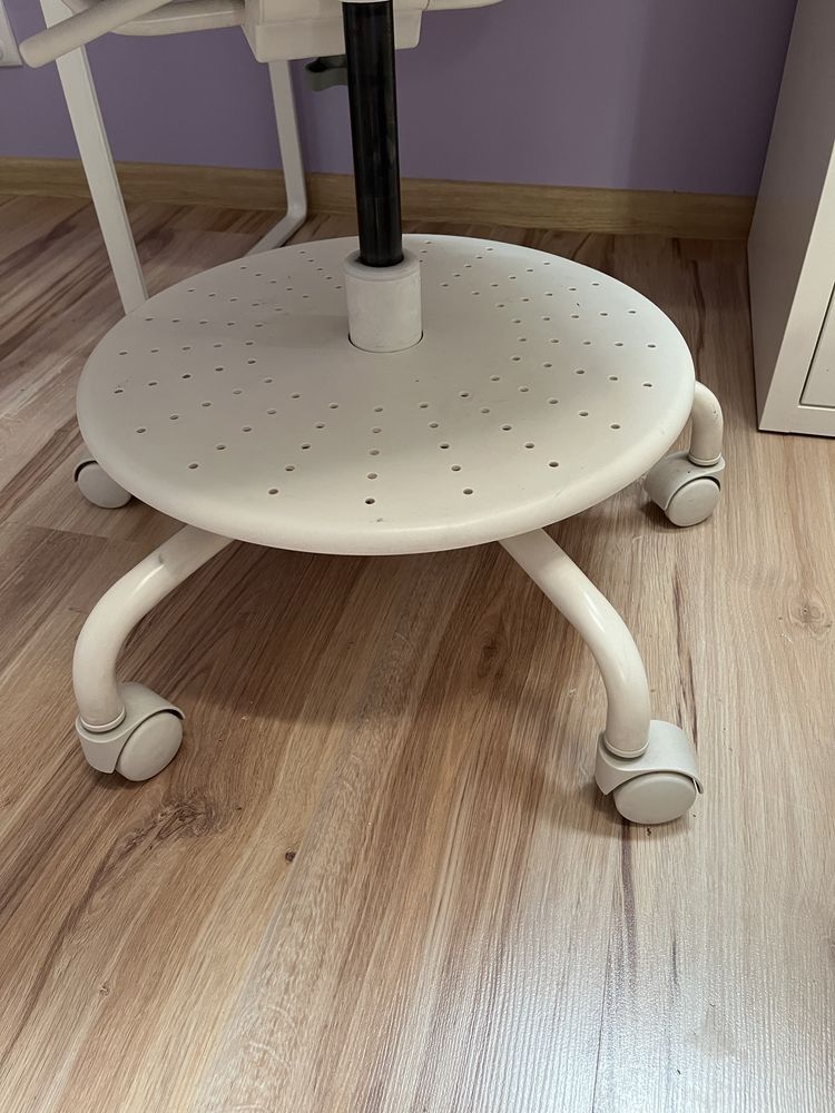 Biurko Micke i krzesło Vimund IKEA