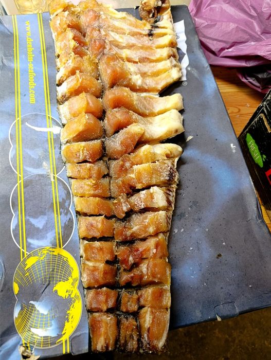 Тарань ( плотва ) с молодой икрой, балык толстолоба, щука вяленая