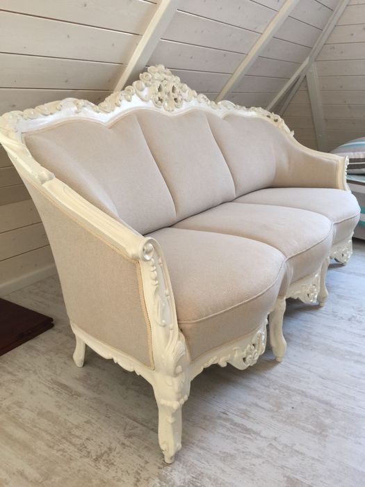 Elegancka, stylowa kanapa w stylu klasycznym / vintage