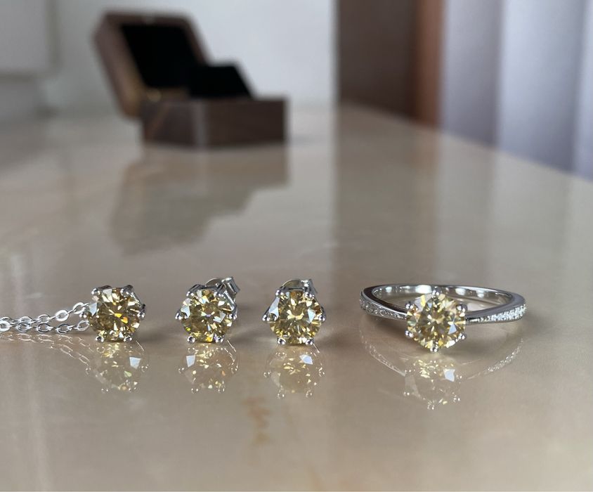 Муасаніт конкурент діамантів 1 карат сережки кулон колечко