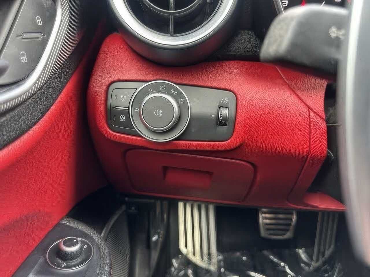 Alfa Romeo	GIULIA		 	2017