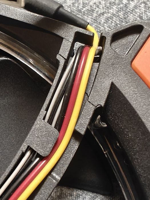 Thermaltake Riing 14 140mm Orange pomarańczowy