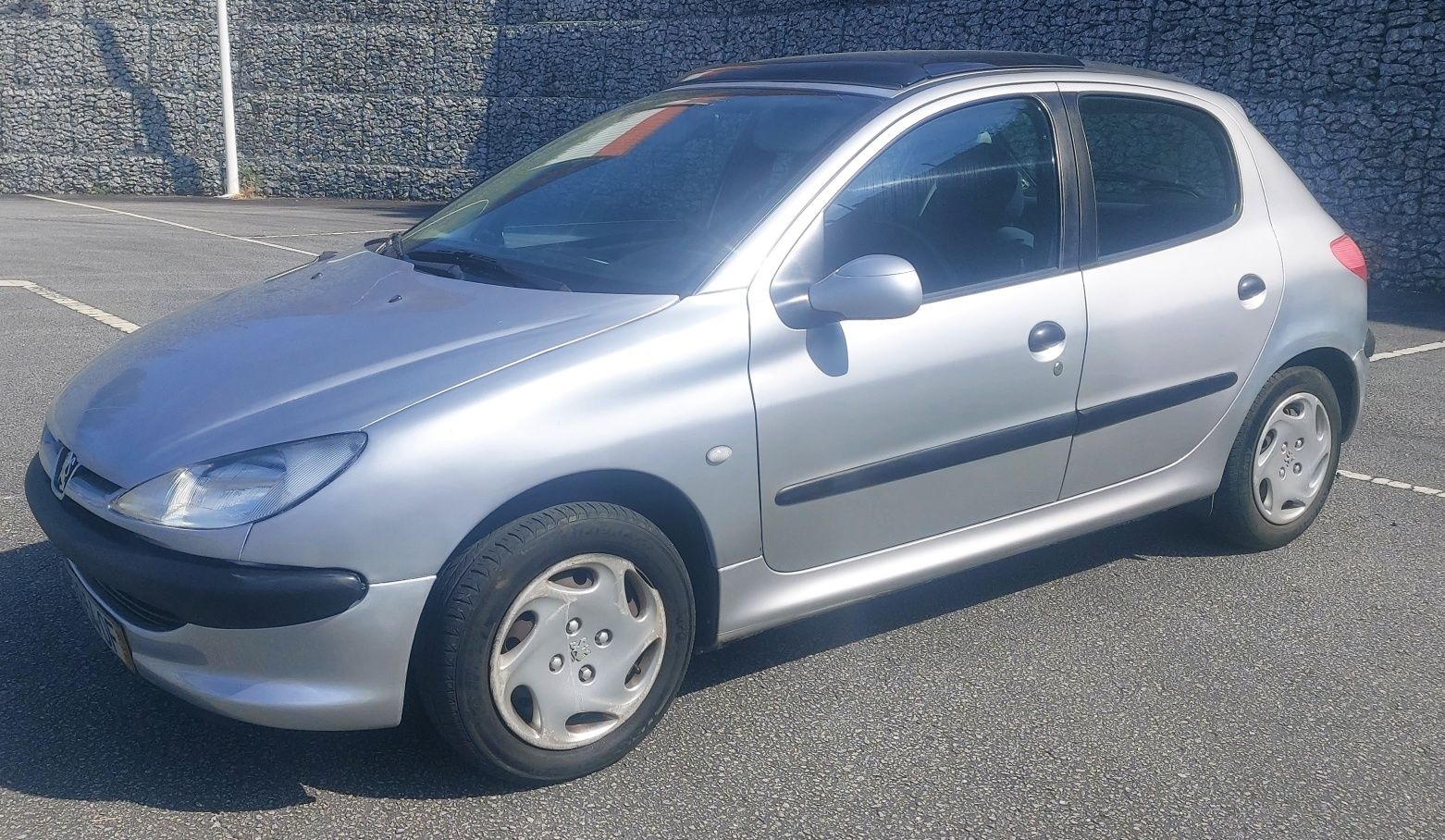 Peugeot 206 APENAS 147.000 kms económico e em excelente estado