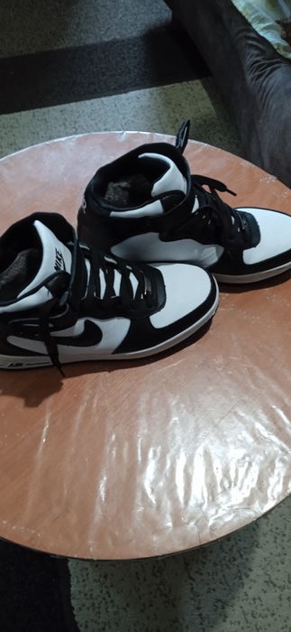 Продам, зимние кроссовки унисекс. Размер 40-41,