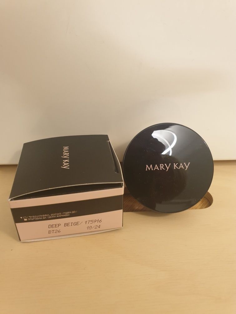 Jedwabisty puder mary kay Deep beige