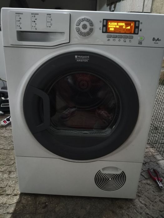 Máquina de secar roupa hotpoint
