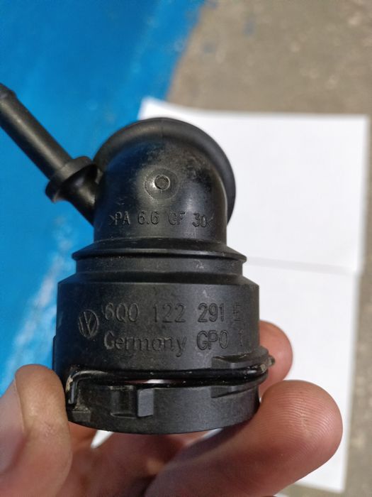 Патрубок радіатора охолодження