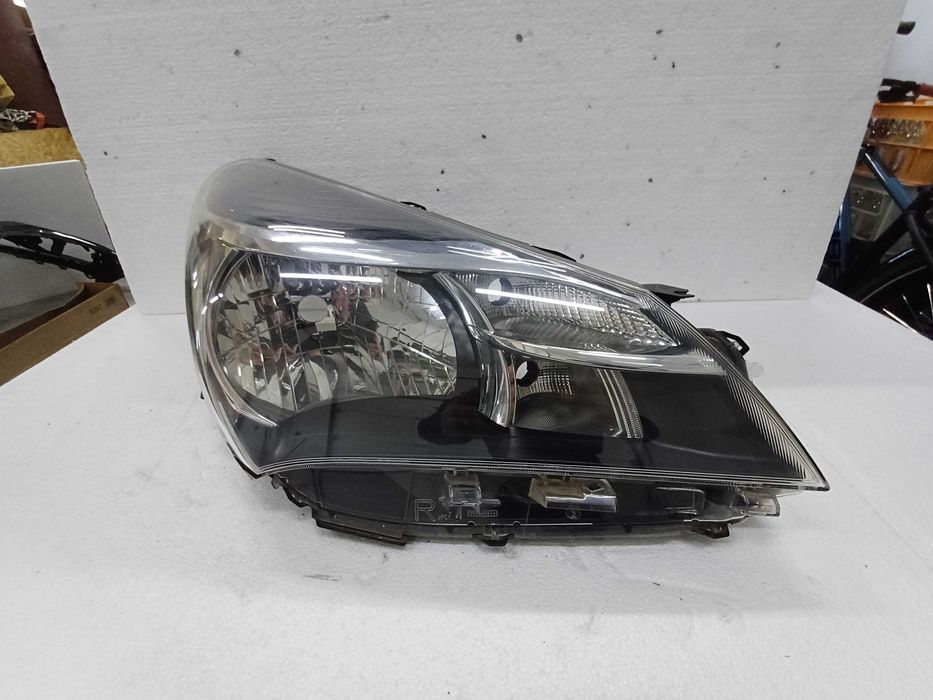 lampa prawa toyota yaris 3 III