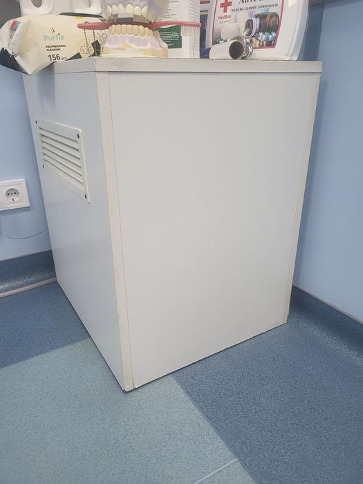 КОМПРЕСОР для стоматологічної установки.