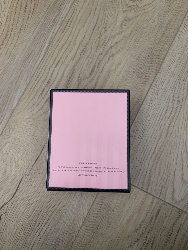 Pudełko po perfumach Bombshell Victoria’s Secret