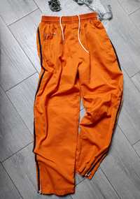 Sportowe spodnie Lacoste 176