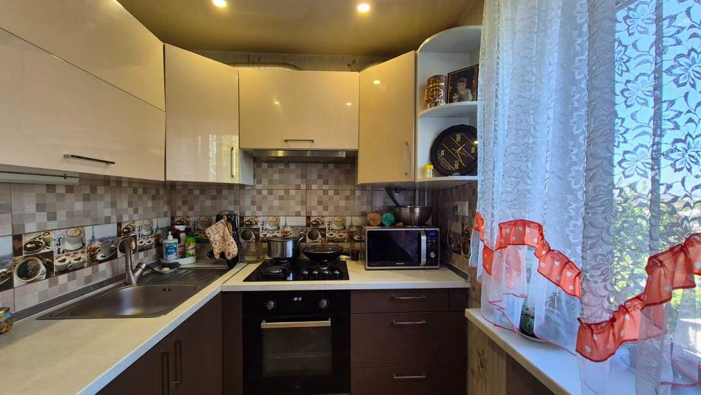 *ПРОДАЖ 3х кімн. кв-ри в Дніпровському р-ні, по вул. Днепровське шоссе