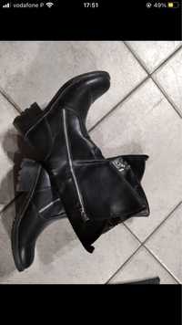 Botas cano alto, pretas, tamanho 36