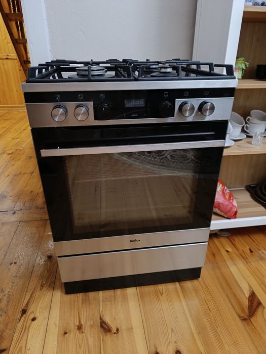 Kuchenka gazowa - elektryczna