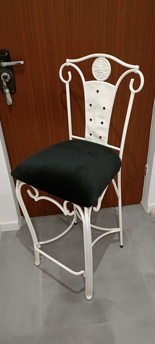 Designerskie krzesło barowe