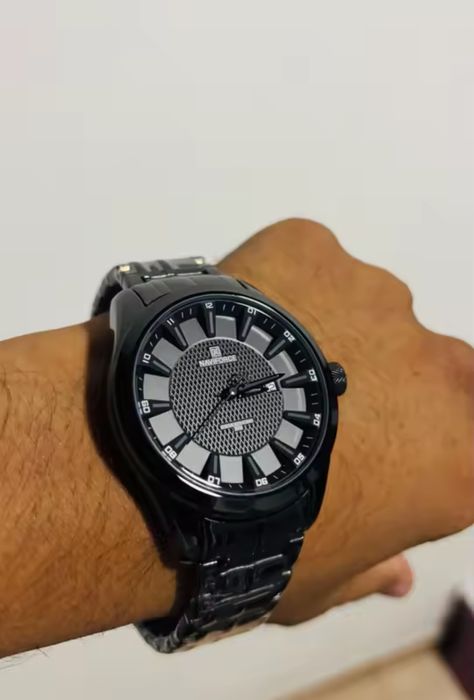 Relógio naviforce novo.