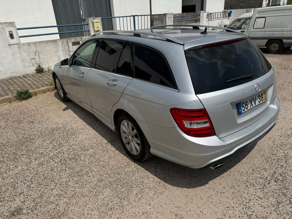 Carrinha Mercedes C220 de 2014