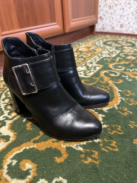 Стильні демісезонні ботильйони 39 р.