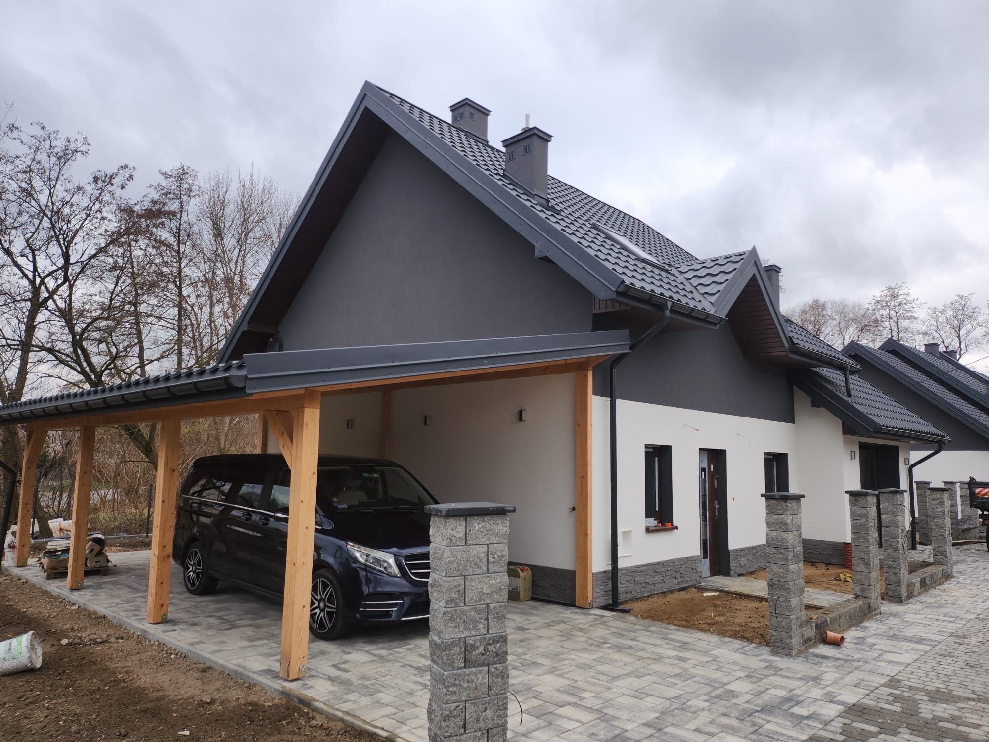 Nieruchomości w zabudowie bliźniaczej i pojedynczej na sprzedaż