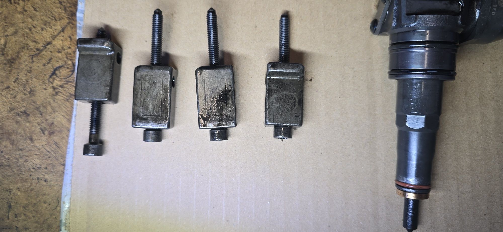 Pompowtryski  VW Golf 1.9TDI  03813  0073 BN   04147  20313