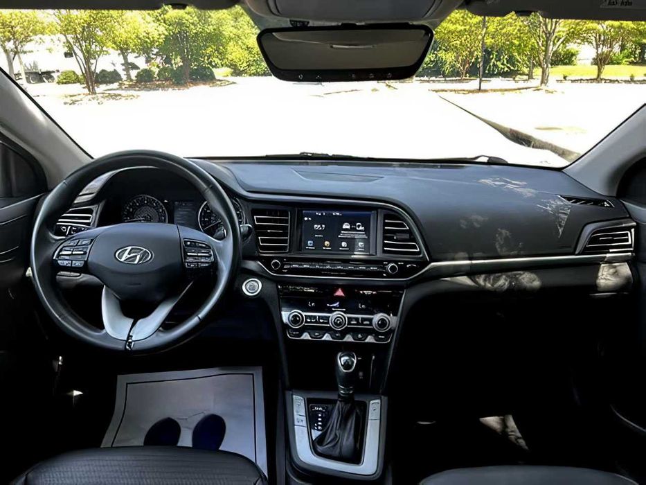 Hyundai Elantra      2020