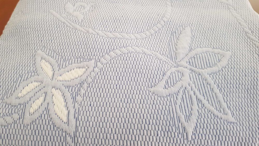 Colcha azul clara 1,80 x 2,60 NOVA