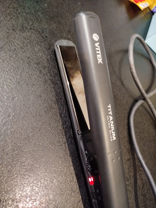 Випрямляч,утюжок для волосся,кератін,титанове покриття