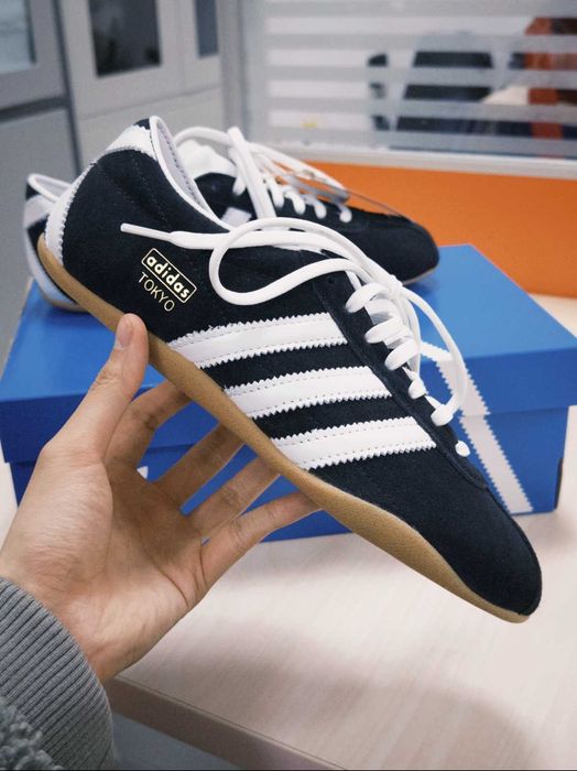 Buty-Trampk-adidas Tokyo Black White R.36