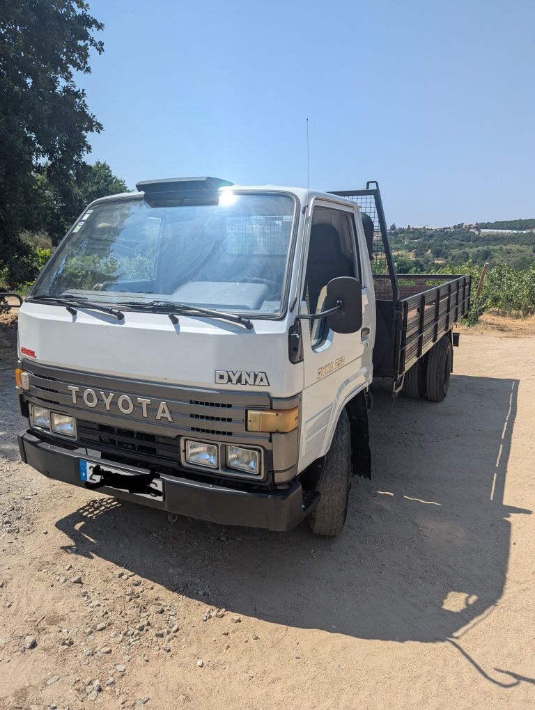 Toyota Dyna 250 só vista