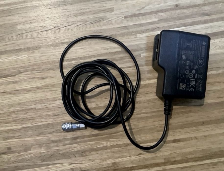 Blackmagic Pocket Cinema Camera 4K + klatka, używana, w pełni sprawna