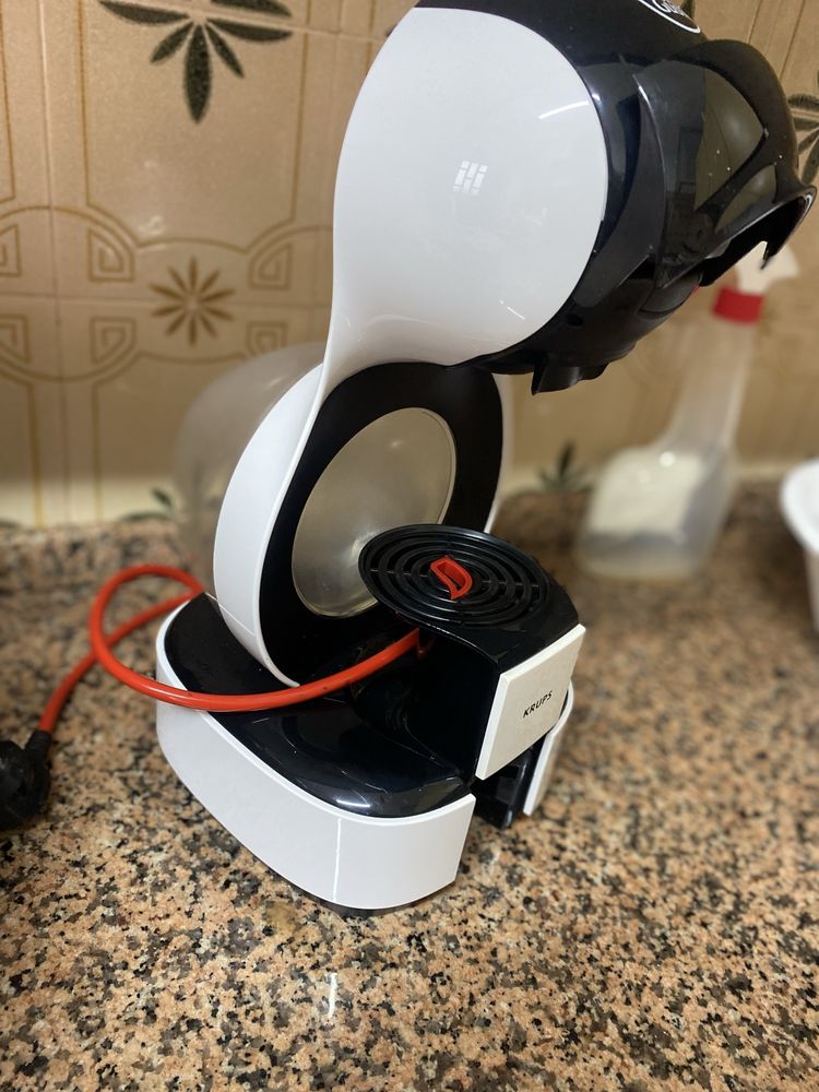 Máquina de cafe dolce e gusto