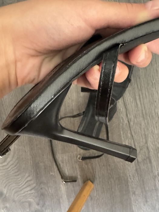 Босоніжки чорні на каблуку шпильці НОВІ