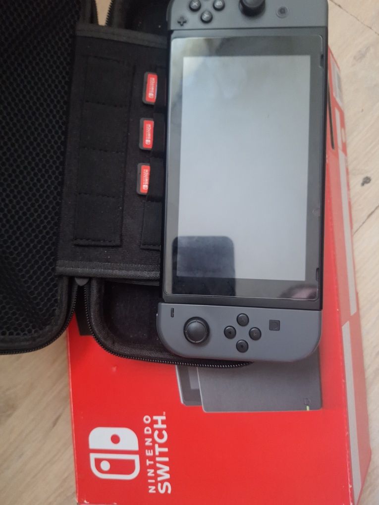 Nintendo switch V2 + gry + akcesoria