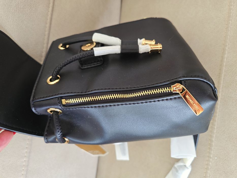 Mochila Michael kors- nova com etiquetas