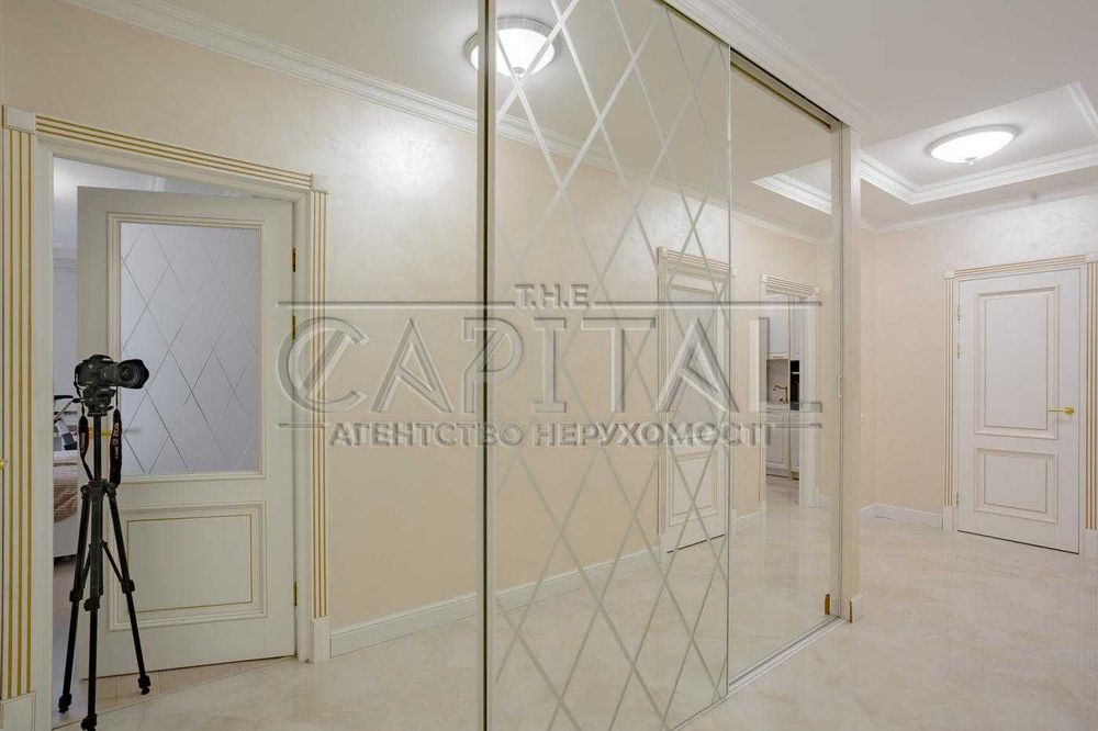 Продаж 2К квартири у ЖК Комфорт Таун / Київ / Регенераторна