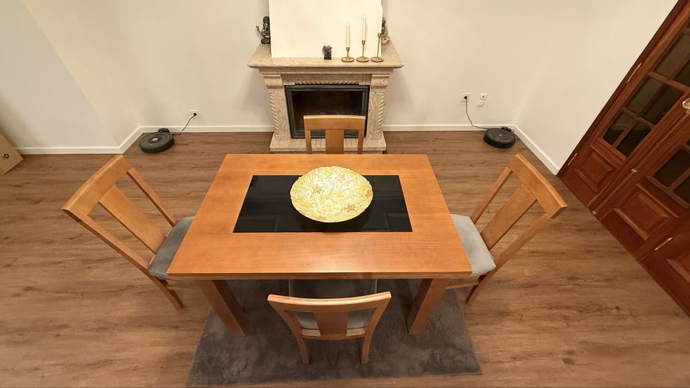 Mesa Jantar Madeira 1,20 extensivel com 4 cadeiras