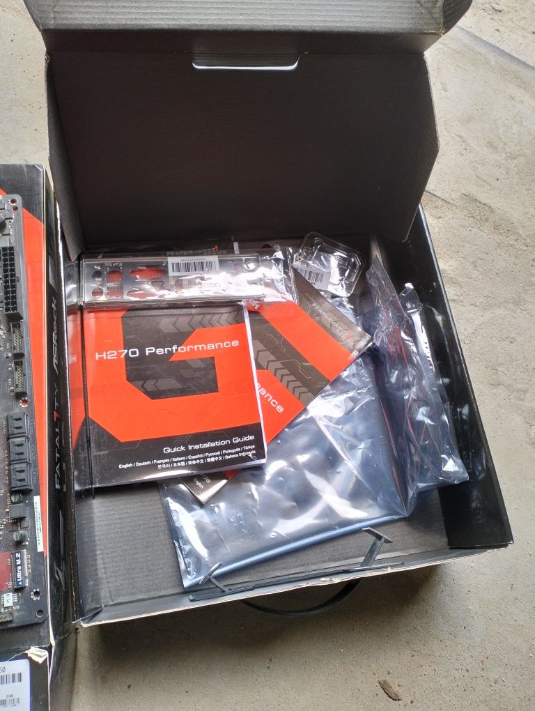 Материнська плата ASRock Fatal1ty H270 Performance + Intel G4600
