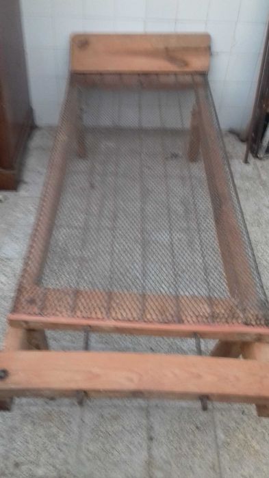 Cama em madeira de criança