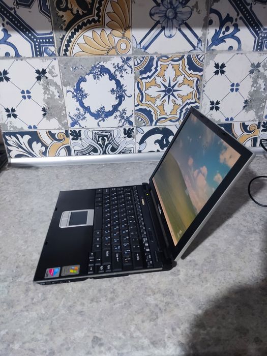 Toshiba Portege R100 робочий але без блоку живлення