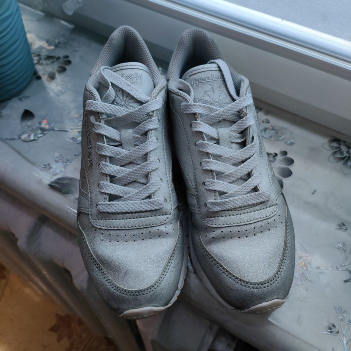 Reebok 37 розмір срібні