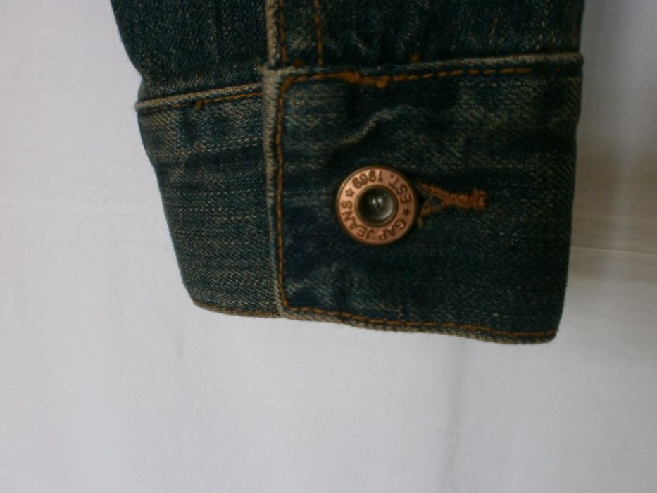 Джинсовая пиджак GAP из UK оригинал.Размер S/P плечи 38 см
