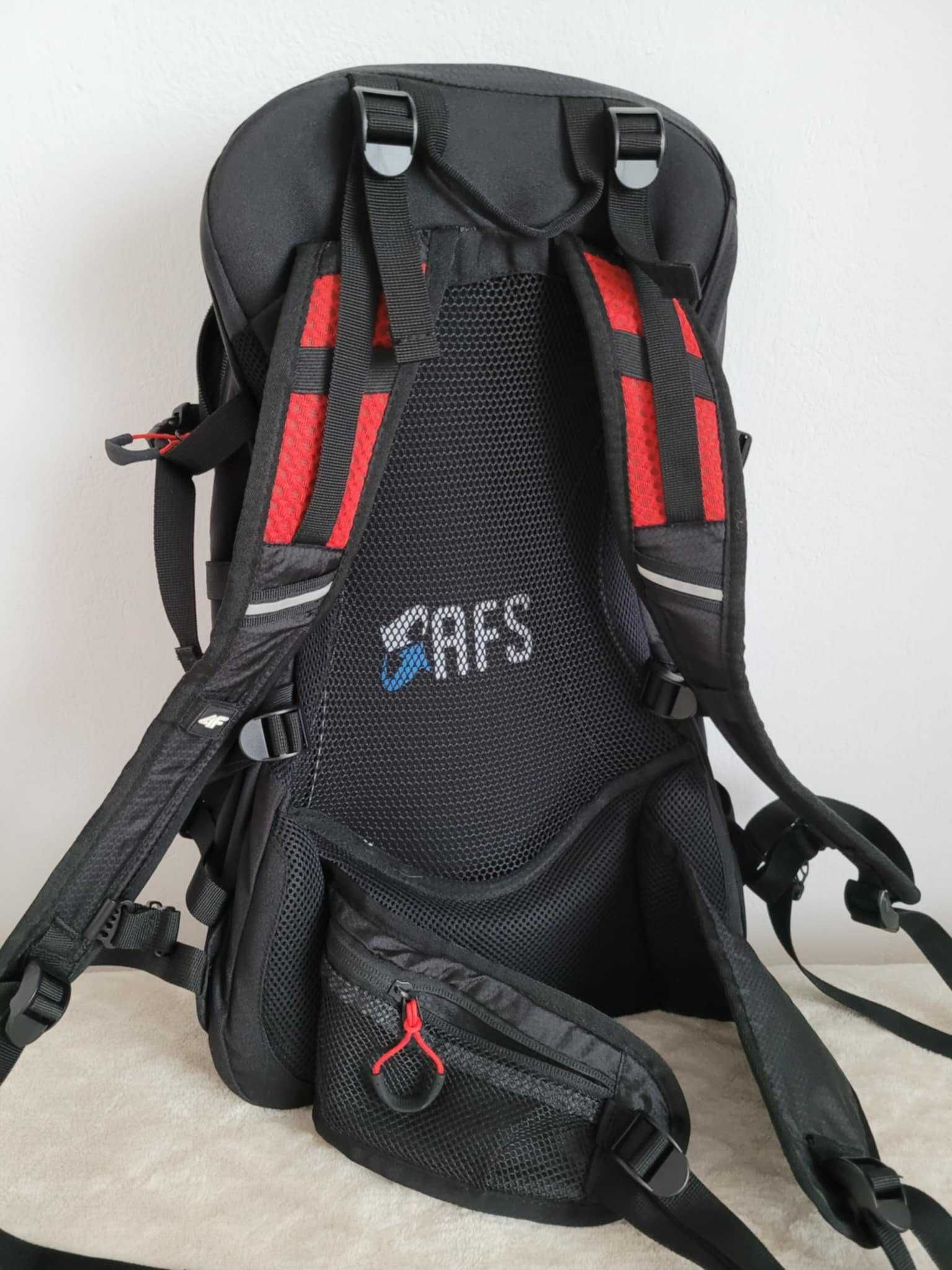 Plecak turystyczny 35L firmy 4F