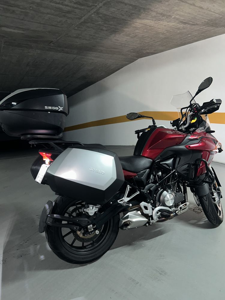Benelli TRk 502 em excelente estado