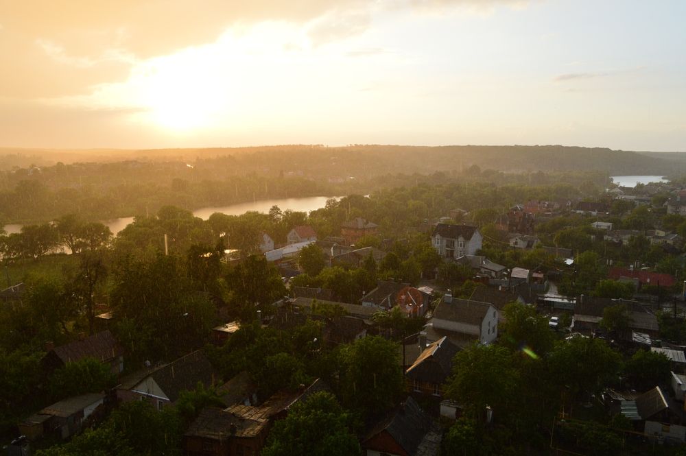 Продам трьох кімнатну квартиру з гарним видом на річку, місто й ліс