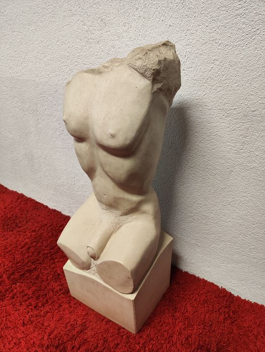 Escultura Torso Masculino em pedra