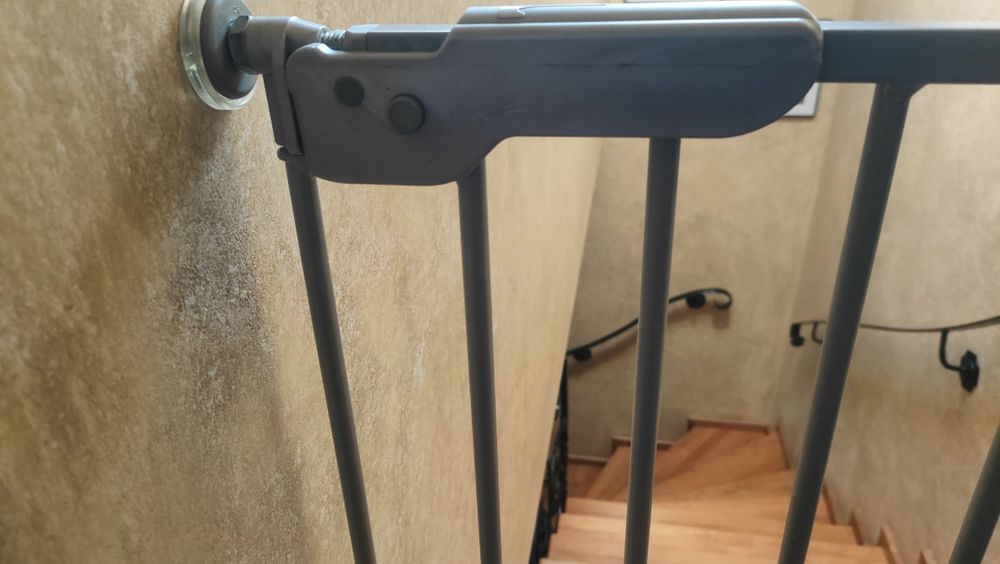 Barierka zabezpieczająca regulowana szerokość