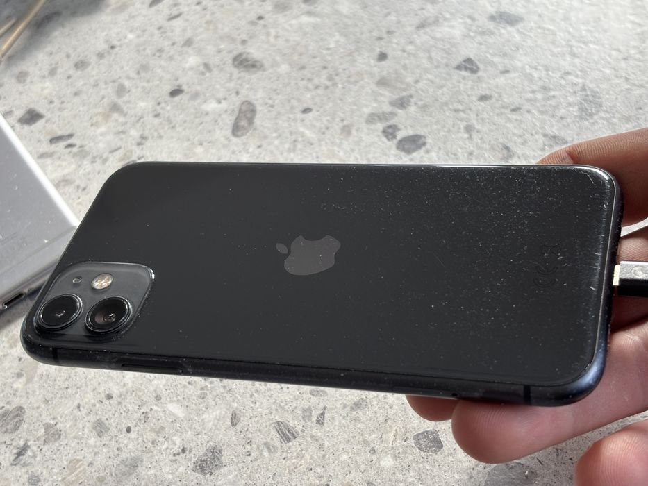 iPhone 11 | 64 GB