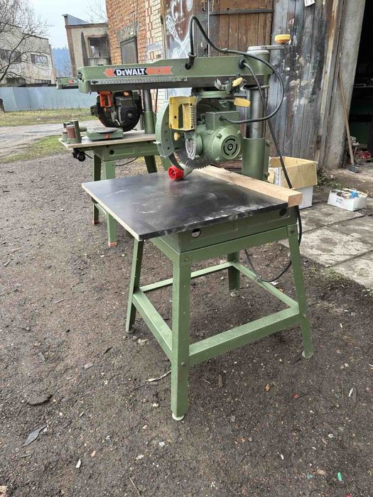 Торцовочна, радіальна пила, торцовка DeWalt 110. Виробник: Італія!