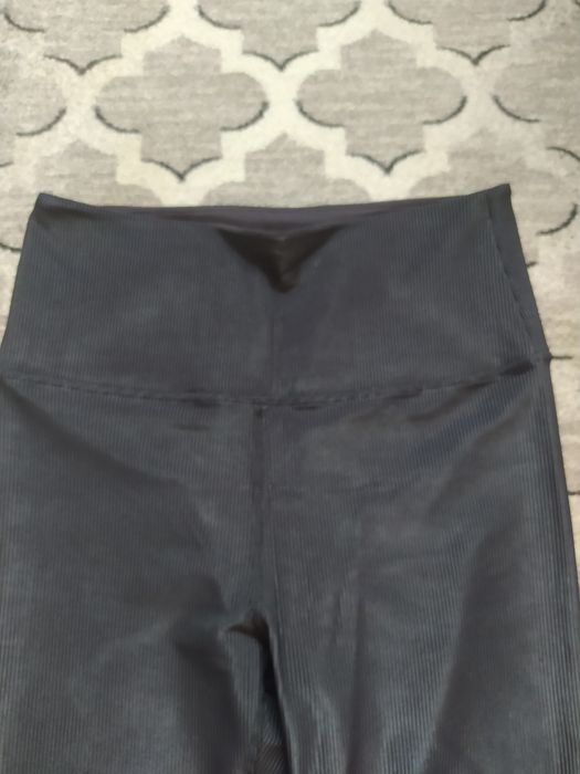 Legginsy sportowe krótkie kolarki prążek z połyskiem wysoki stan H&M